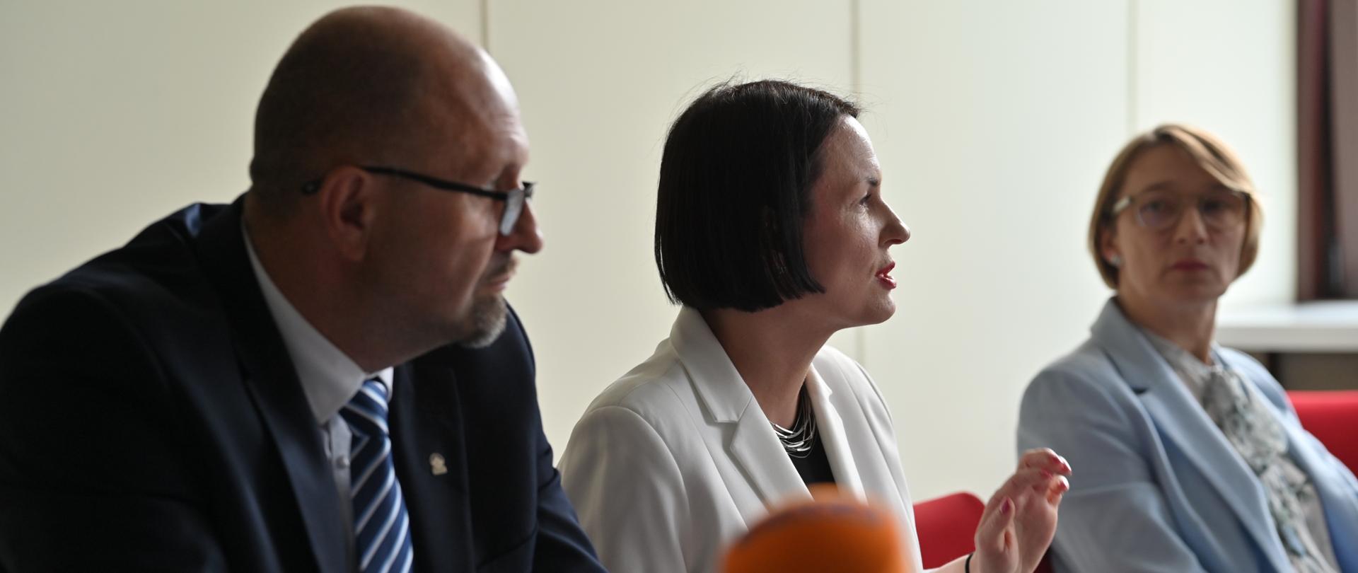 Na zdjęciu od lewej: Robert Gajda – Zastępca Prezesa Zarządu NFOŚiGW, Dorota Zawadzka-Stępniak - Prezes Zarządu NFOŚiGW