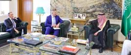 Polish Ambassador Robert Rostek (centre) and Ukrainian Ambassador Anatolii Petrenko (left) were received by the Deputy Minister of Foreign Affairs of the Kingdom of Saudi Arabia, Waleed Elkhereiji (right), at the Ministry of Foreign Affairs headquarters in Riyadh.
