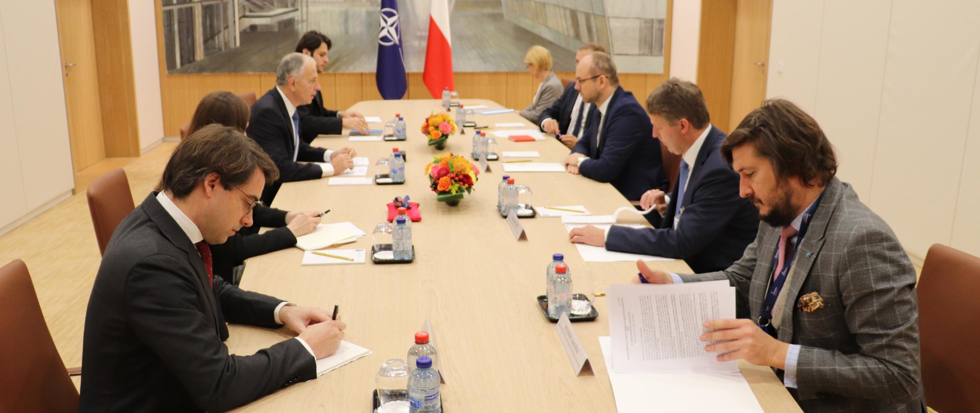 Spotkanie wiceministra Przydacza z zastępcą Sekretarza Generalnego NATO