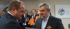 Minister wręcza wyróżnienia