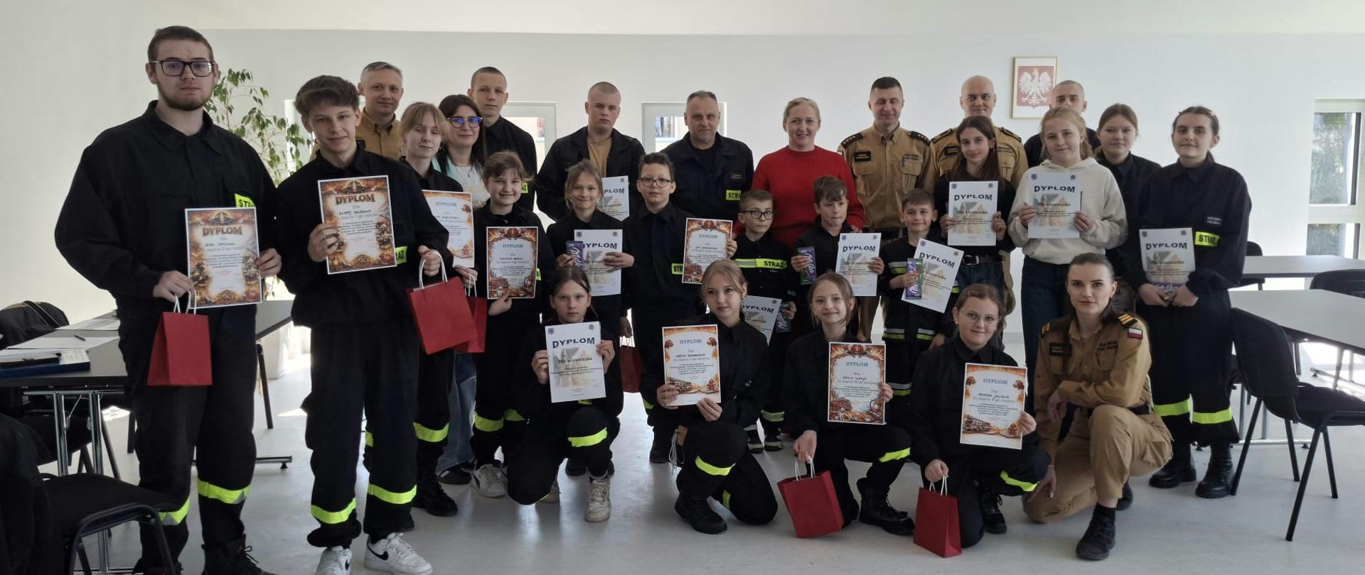 Zdjęcie grupowe wszystkich uczestników