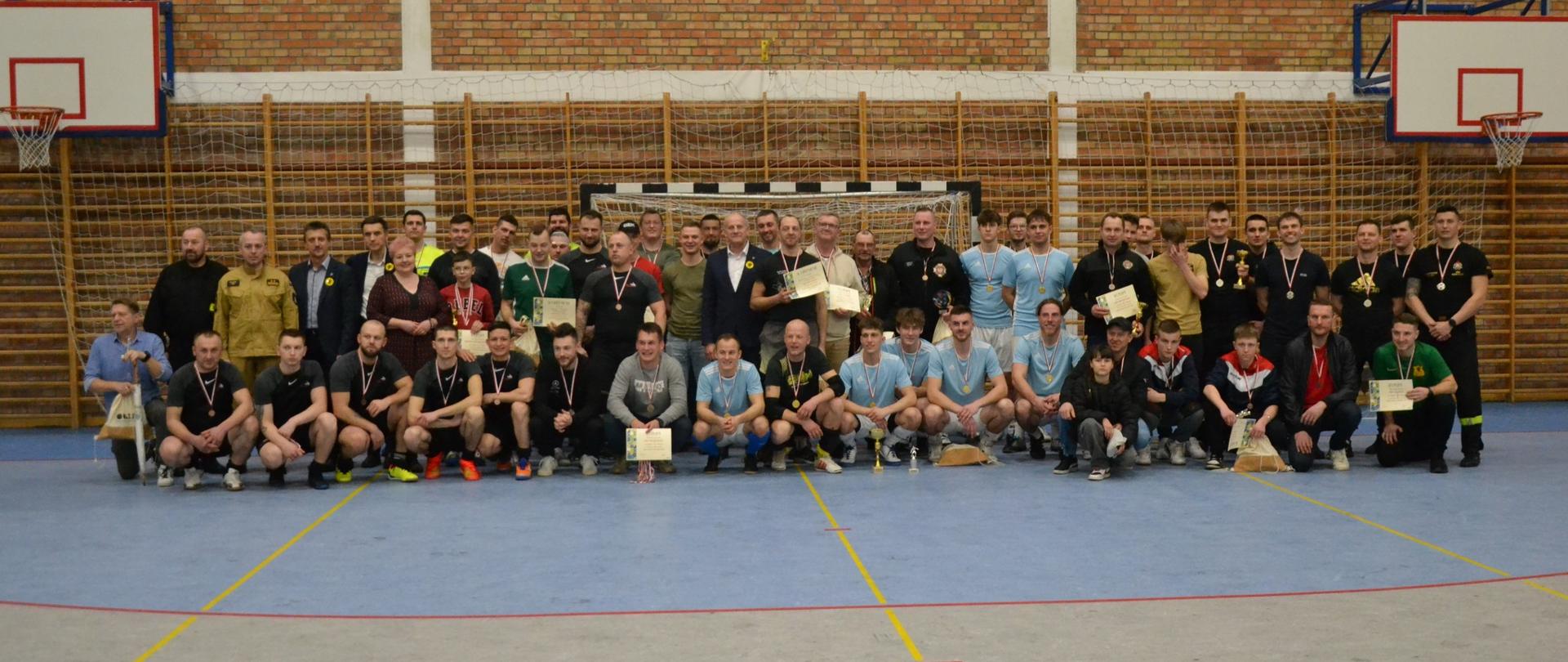 Zdjęcie grupowe uczestników turnieju