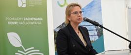 Minister Anna Moskwa podczas uroczystości Wojewódzkiego Funduszu Ochrony Środowiska i Gospodarki Wodnej w Łodzi. 