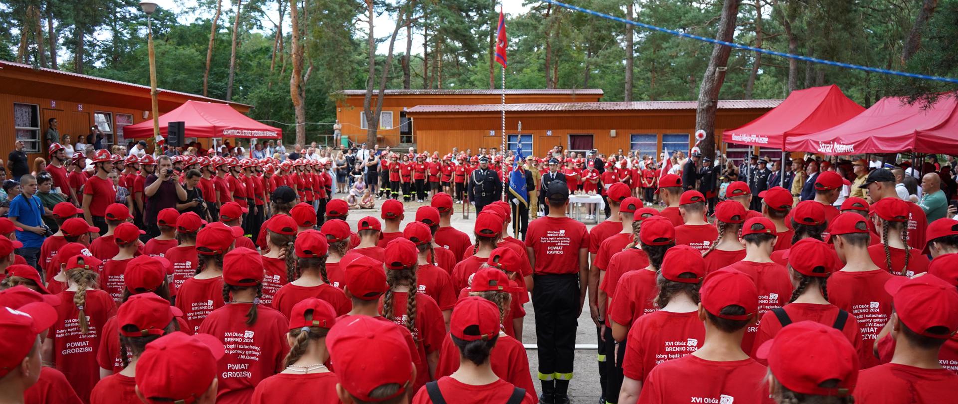 Ślubowanie i pasowanie adeptów pożarnictwa MDP - obóz w Brennie