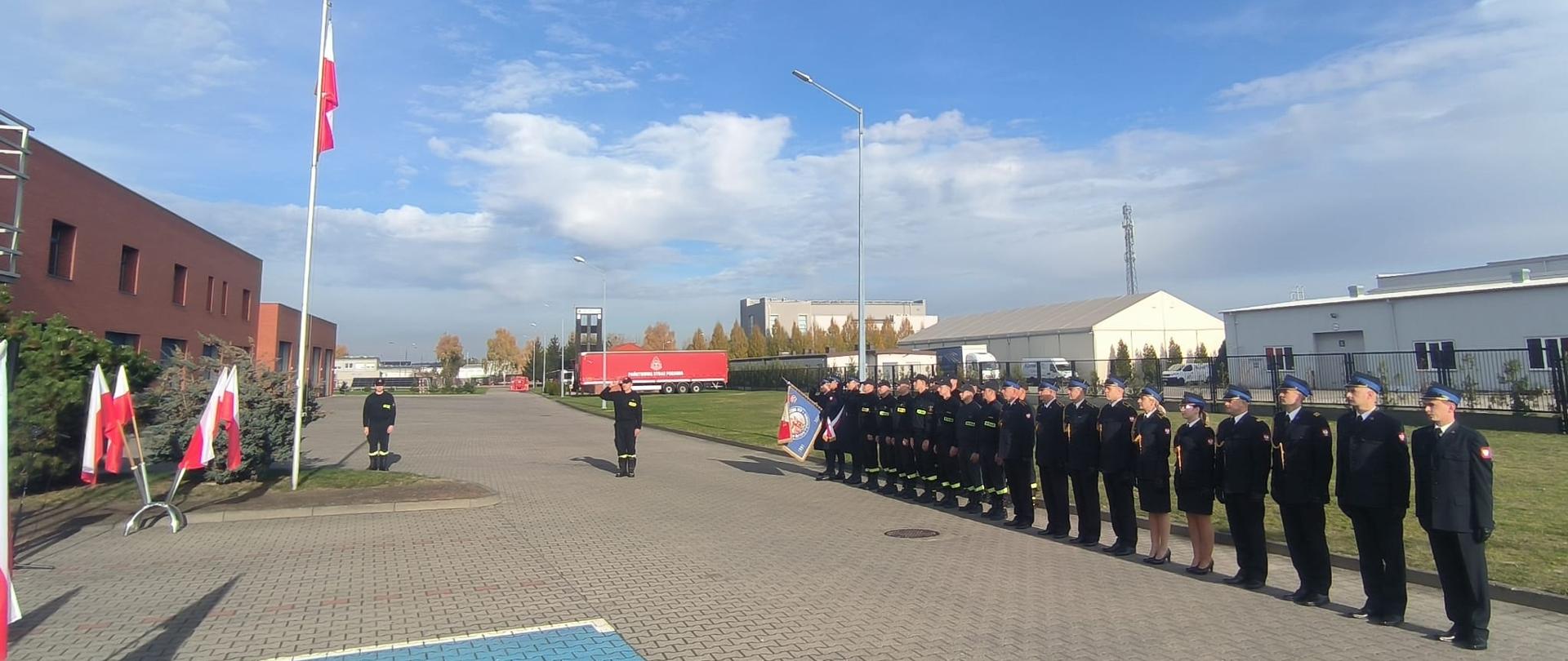 UROCZYSTY APEL Z OKAZJI DNIA NIEPODLEGŁOŚCI