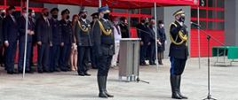 Obchody Dnia Strażaka w województwie małopolskim. Goście zaproszeni na uroczystość. Na pierwszym planie Zastępca Komendanta Głównego nadbrygadier Adam Konieczny