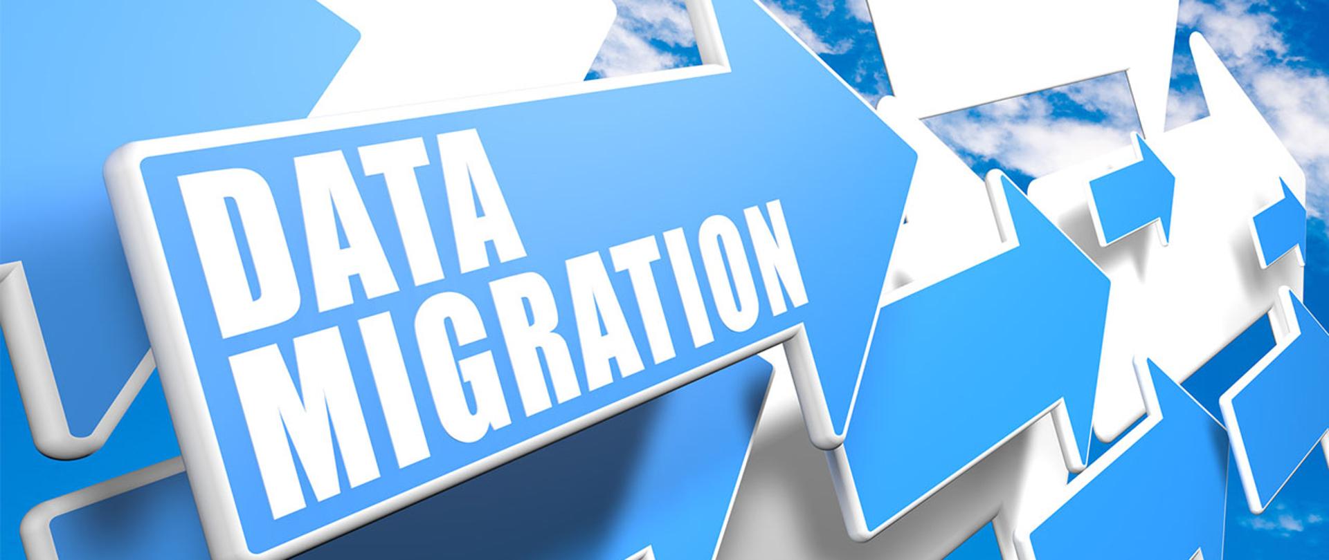 Na zdjęciu: strzałka z napisem "Data Migration"