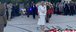 Uroczyste obchody 78. rocznicy bitwy pod Monte Cassino - Ambasador Anders składa wieniec