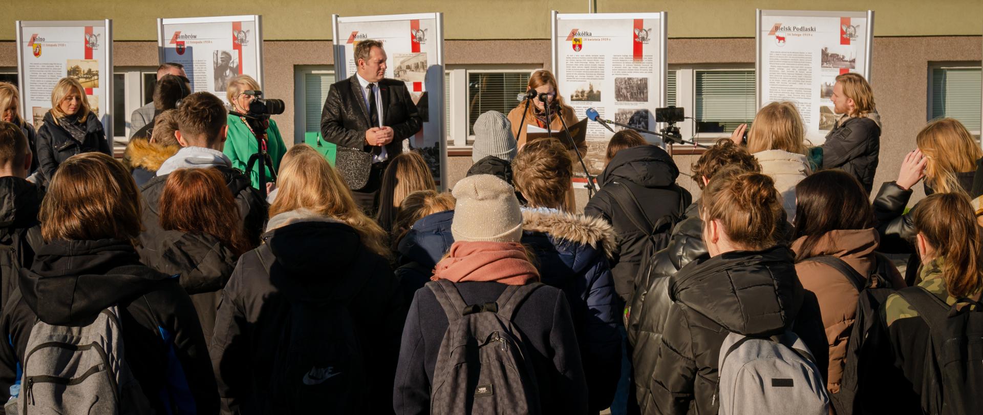 Otwarcie wystawy "Wiele dróg - jeden cel. Ku Niepodległej" w Sokółce