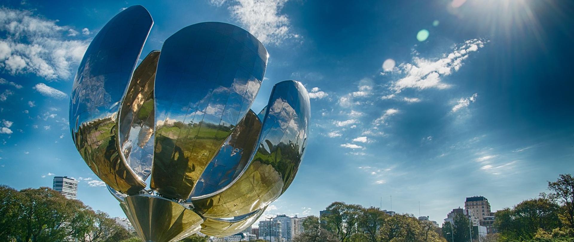 Nowy prezydent Argentyny Javier Milei zapowiedział otwarcie argentyńskiej gospodarki na wymianę handlową ze światem.