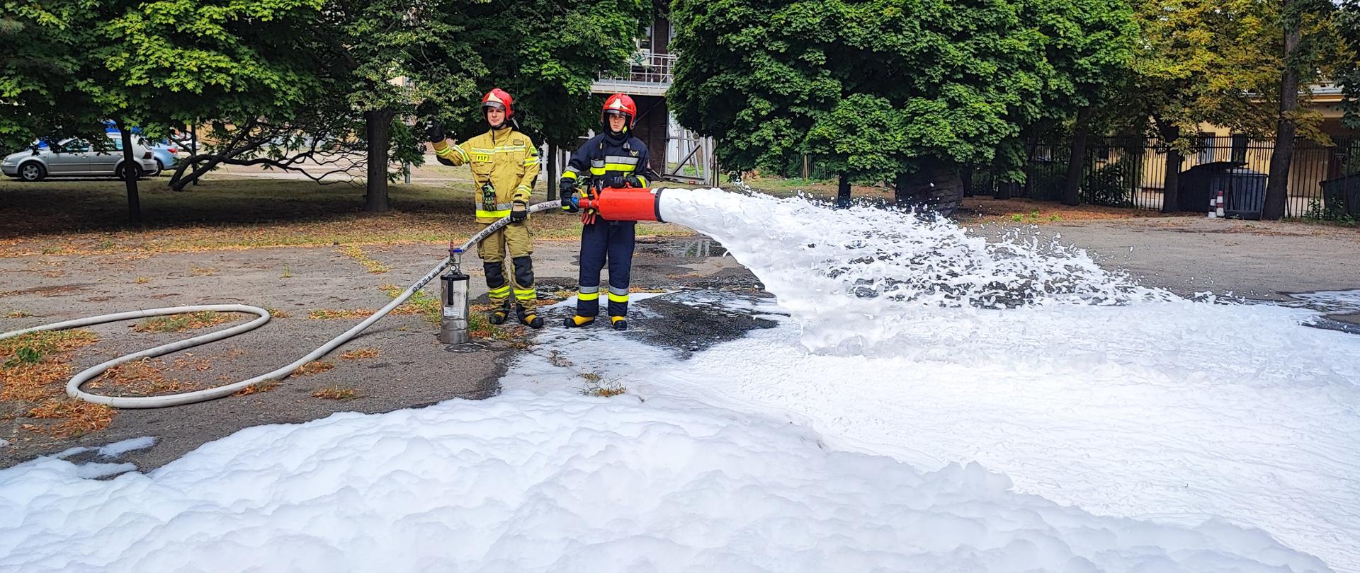 ĆWICZENIA Z WYKORZYSTANIEM ARMATURY WODNO - PIANOWEJ