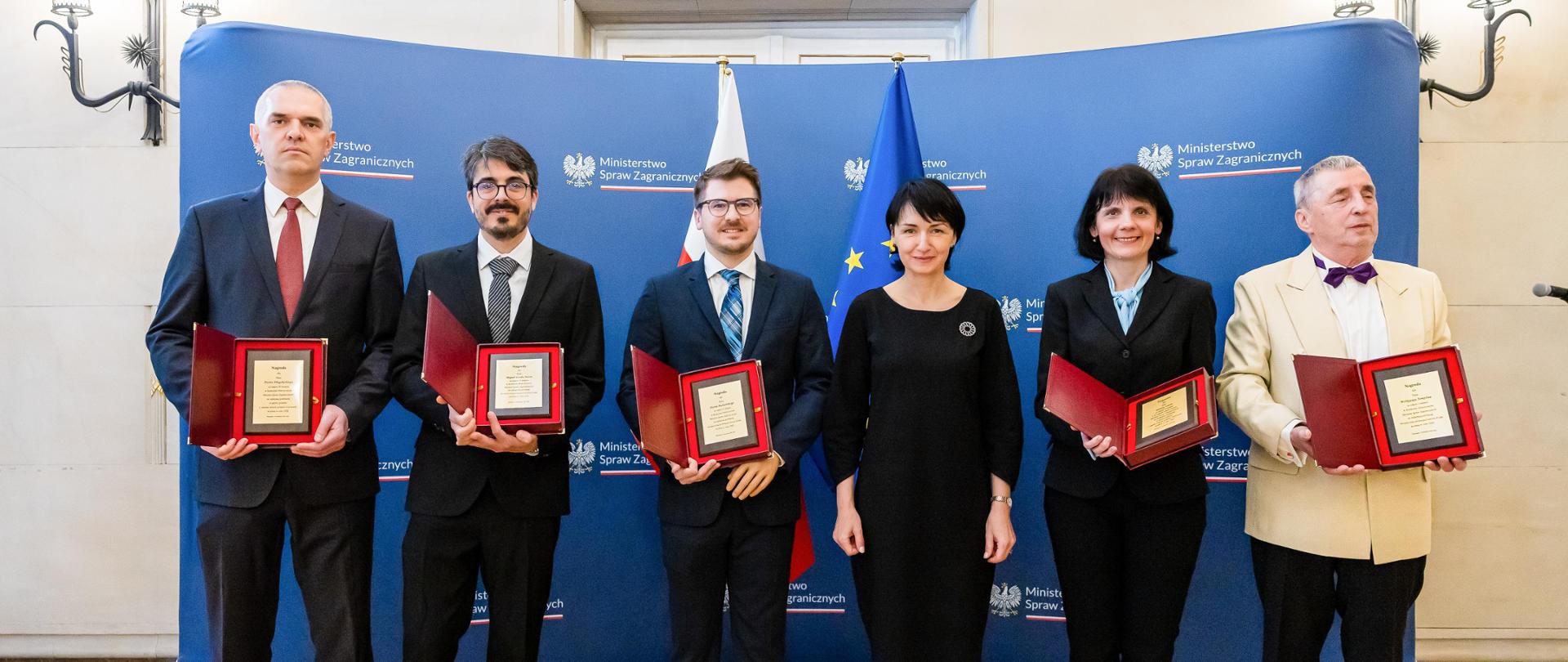Ceremony of awards and prizes in the 7th edition of the Foreign Minister's History Contest for 2023.