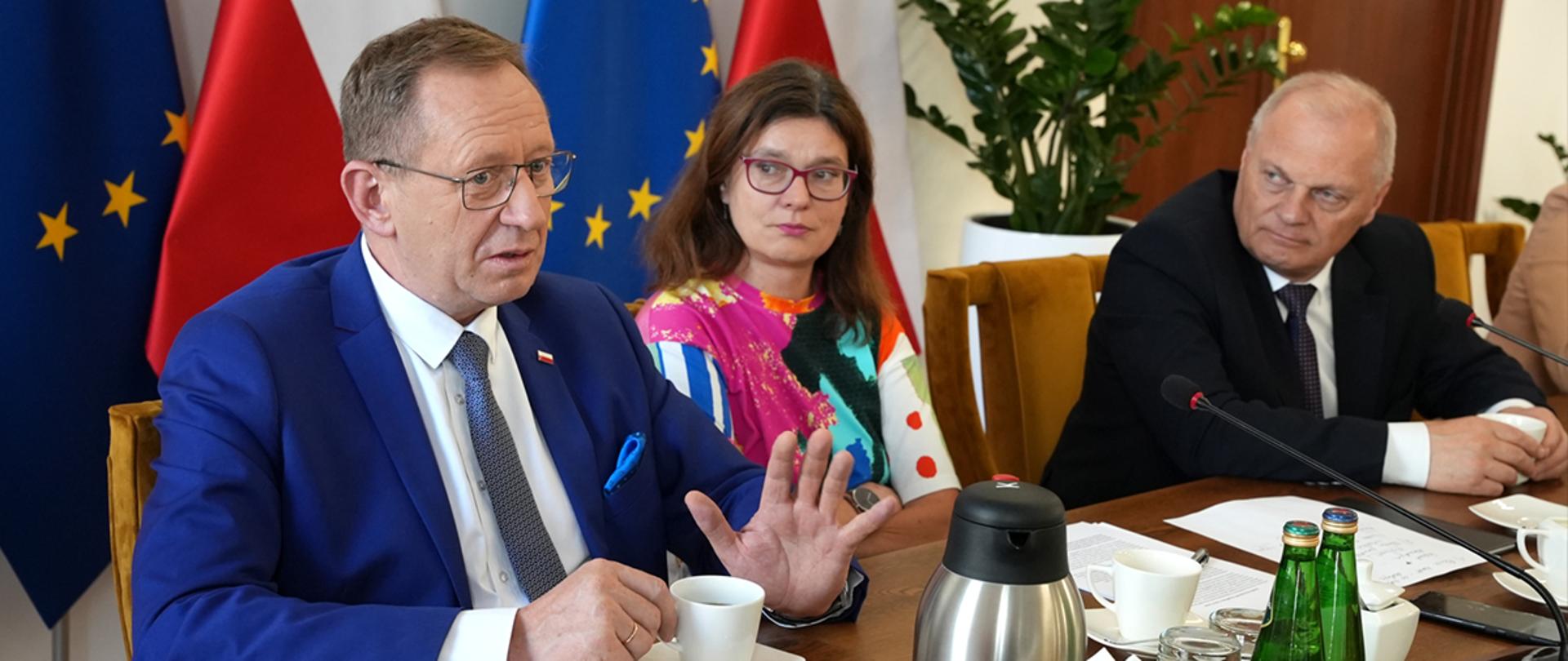 Minister Robert Telus podczas wypowiedzi (fot. MRiRW)