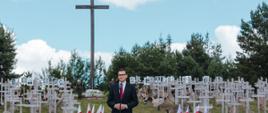 Premier Mateusz Morawiecki podczas uroczystości związanych z Dniem Pamięci Ofiar Obławy Augustowskiej w Gibach.