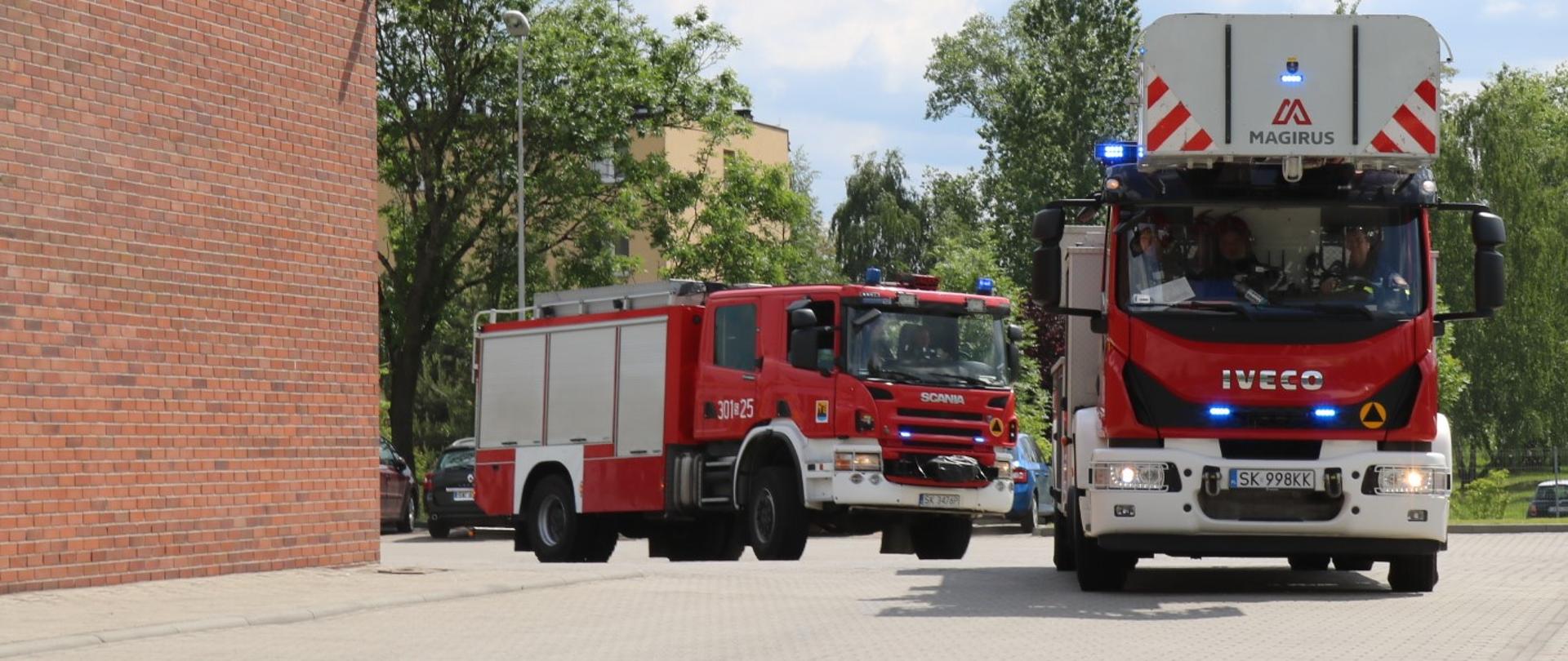 Wyjazd zastępów do akcji.