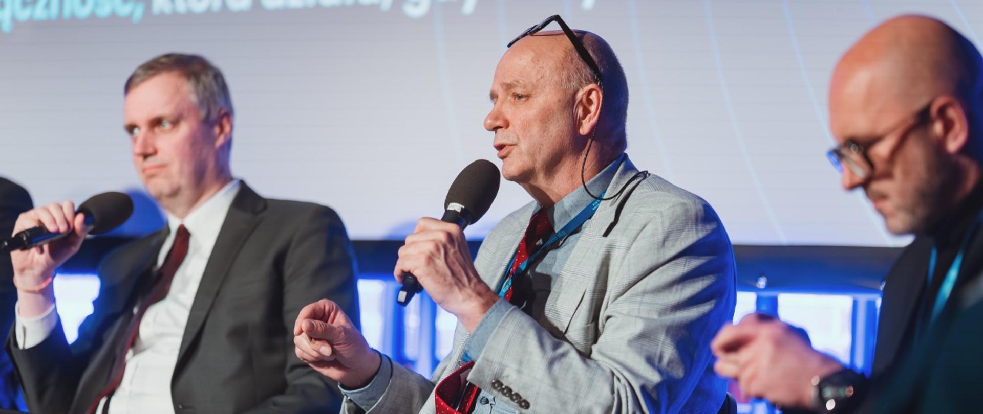 Wiesław Łodzikowski, Zastępca Dyrektora Instytutu Łączności ds. Rozwoju. 