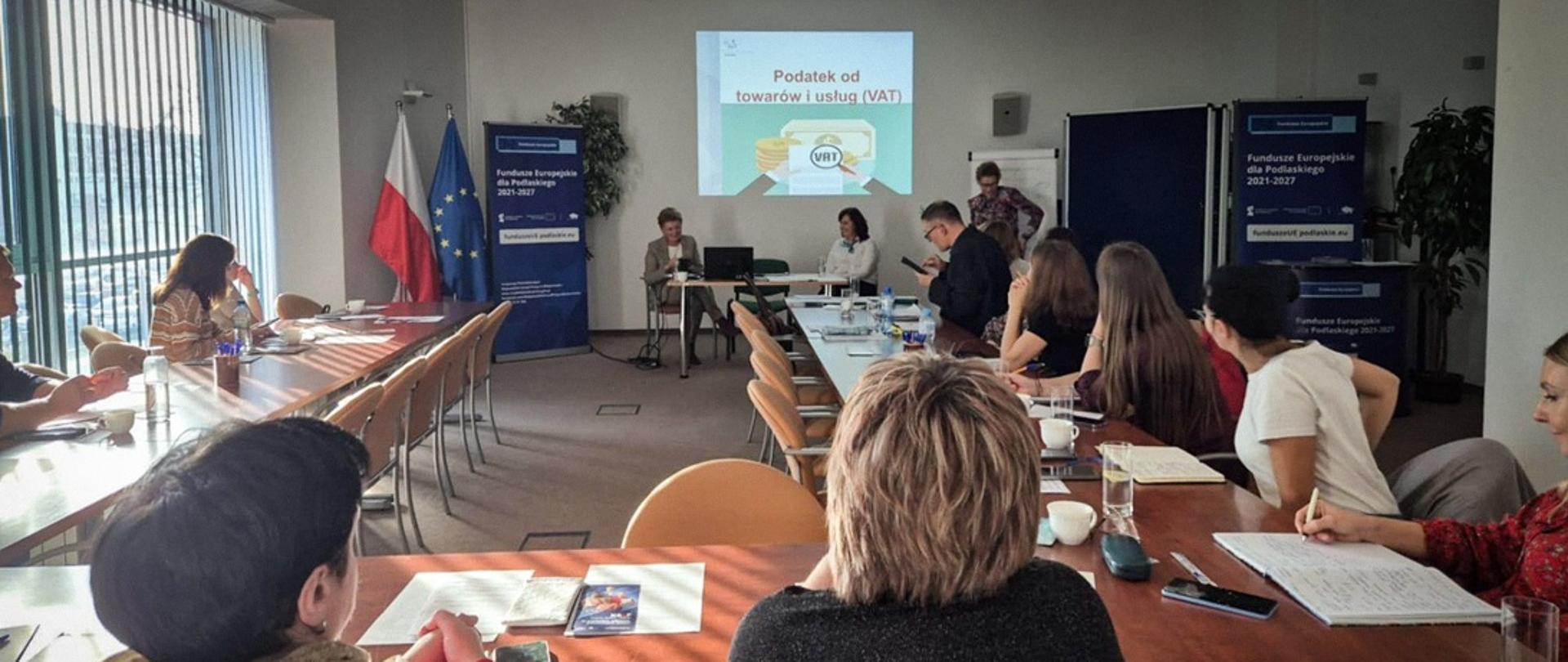 Przedstawiciele II US w Białymstoku prowadzą warsztaty "Moja firma" osobom rozpoczynającym działalność gospodarczą w WUP w Białymstoku 