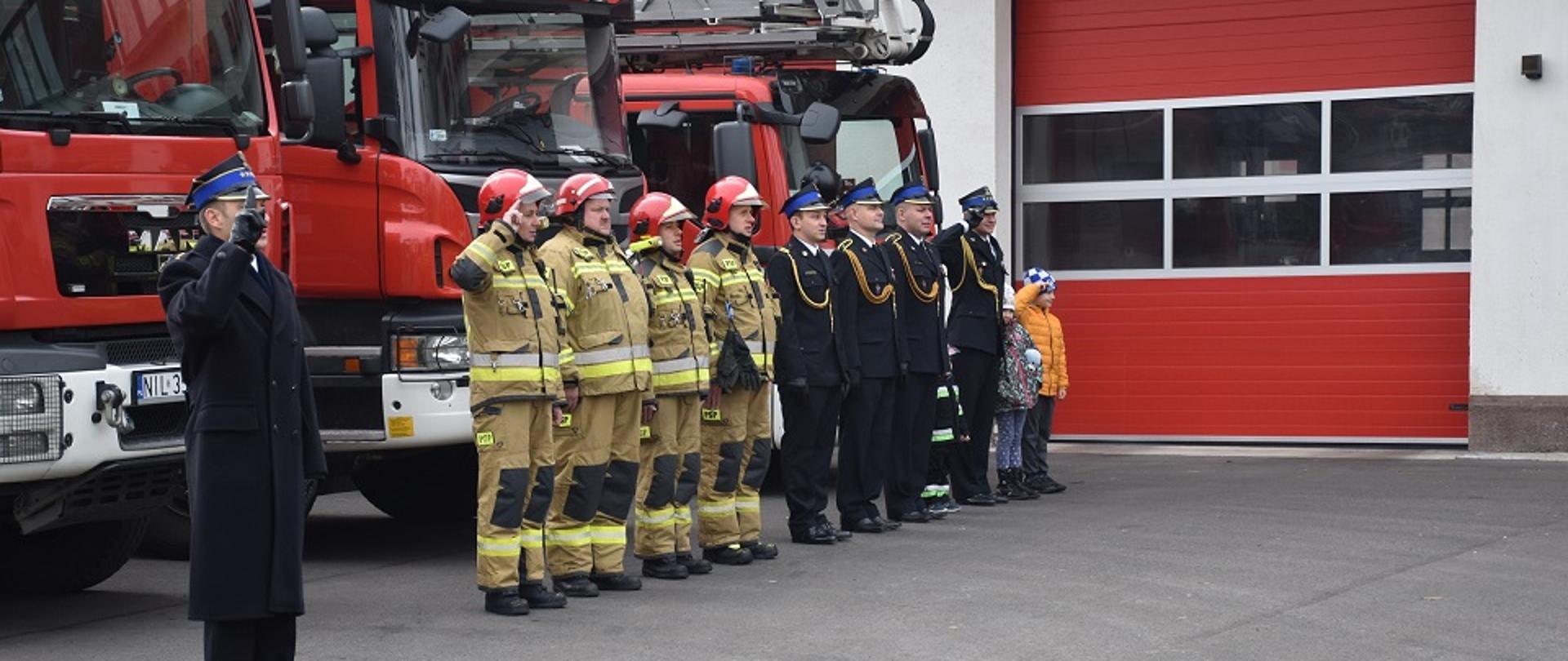Podoodzał w trakcie hymnu 
