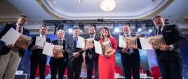 Zdjęcie przedstawia zdjęcie grupowe uczestników panelu "Zielony Ład Europy Środkowej"