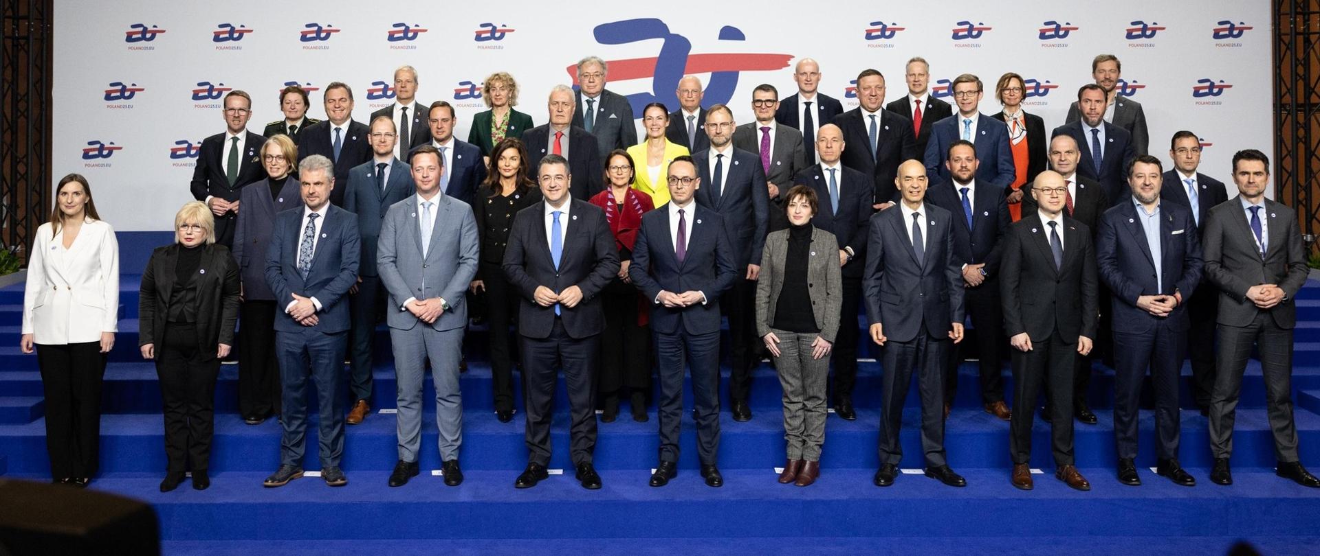 O wzmacnianiu odporności unijnego systemu transportowego podczas spotkania ministrów w ramach polskiej prezydencji