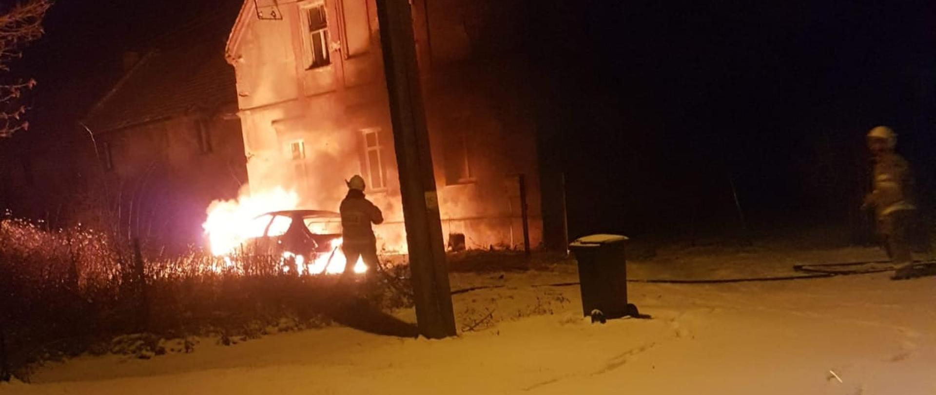 Pożar samochodu osobowego w miejscowości Czeska Wieś