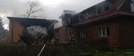 Pożar zabudowań mieszkalno-gospodarczych w Rokicinach Podhalańskich