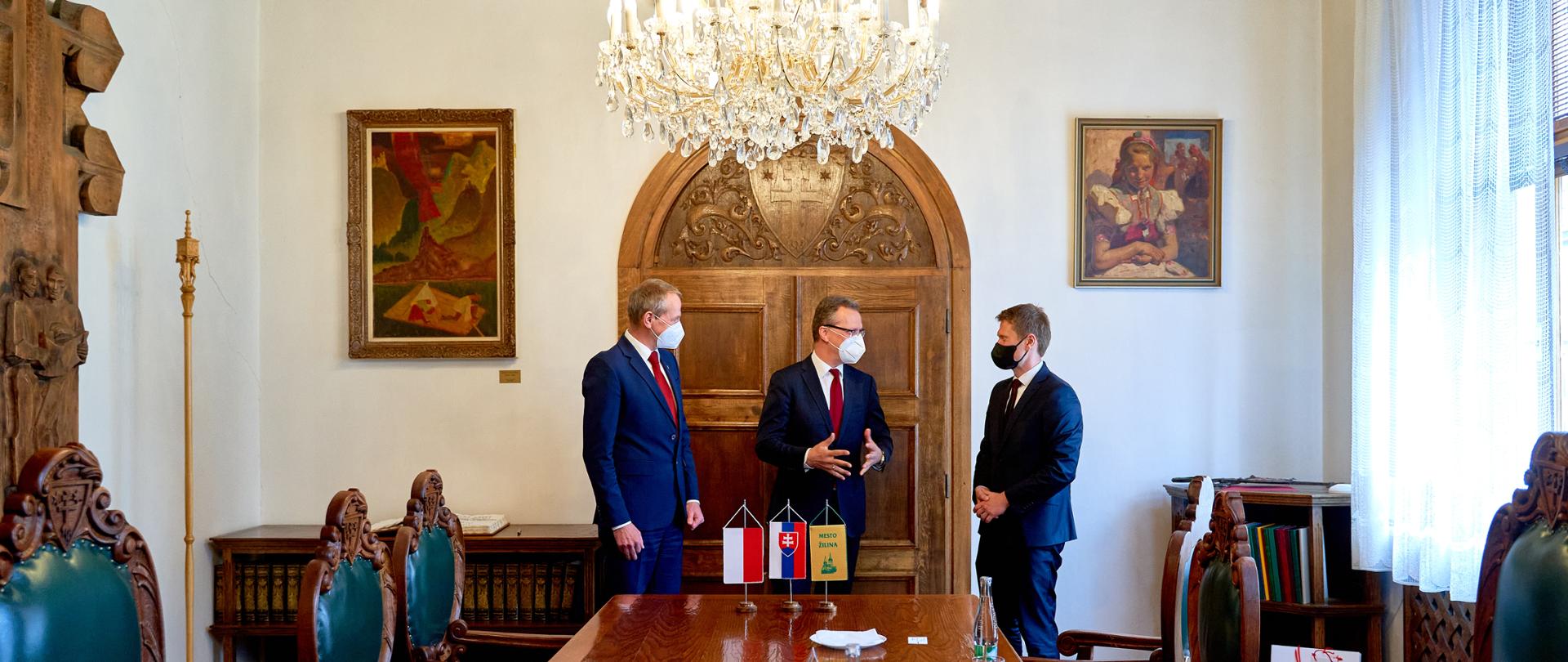 Spotkanie ambasadora Krzysztofa Strzałki z burmistrzem miasta Żylina Petrem Fiabánem oraz zastępcą burmistrza Vladimírem Randą