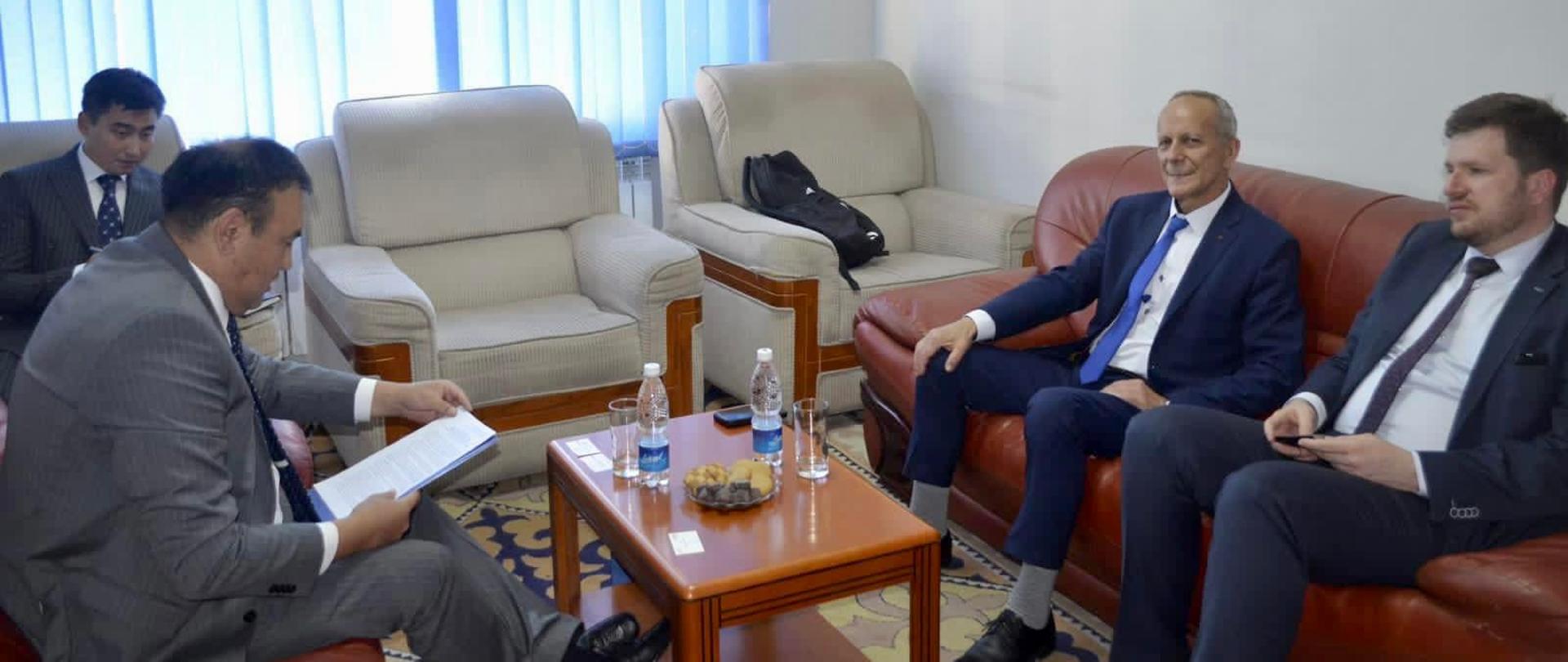 Қатыгез орыс порносының онлайн видеосы