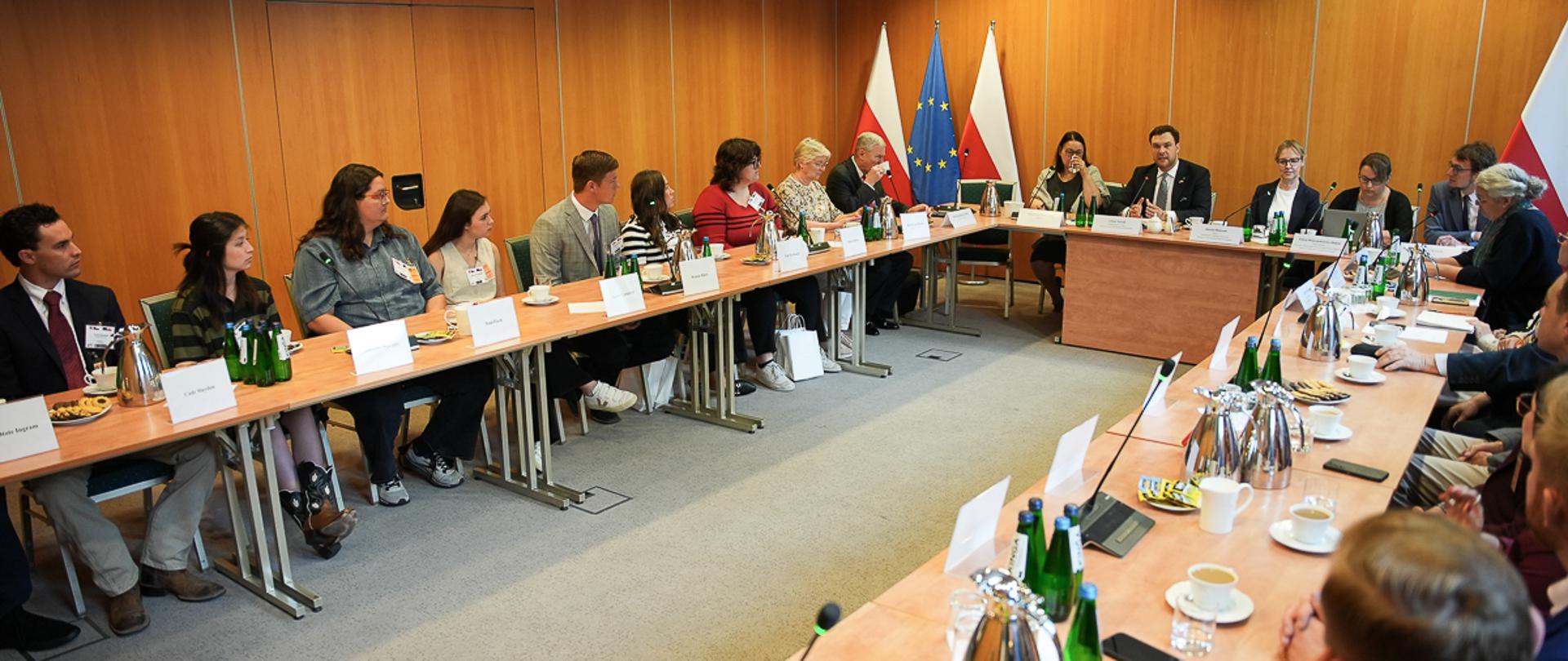 Wiceminister Adam Nowak przewodniczy spotkaniu z gośćmi z USA (fot. MRiRW)