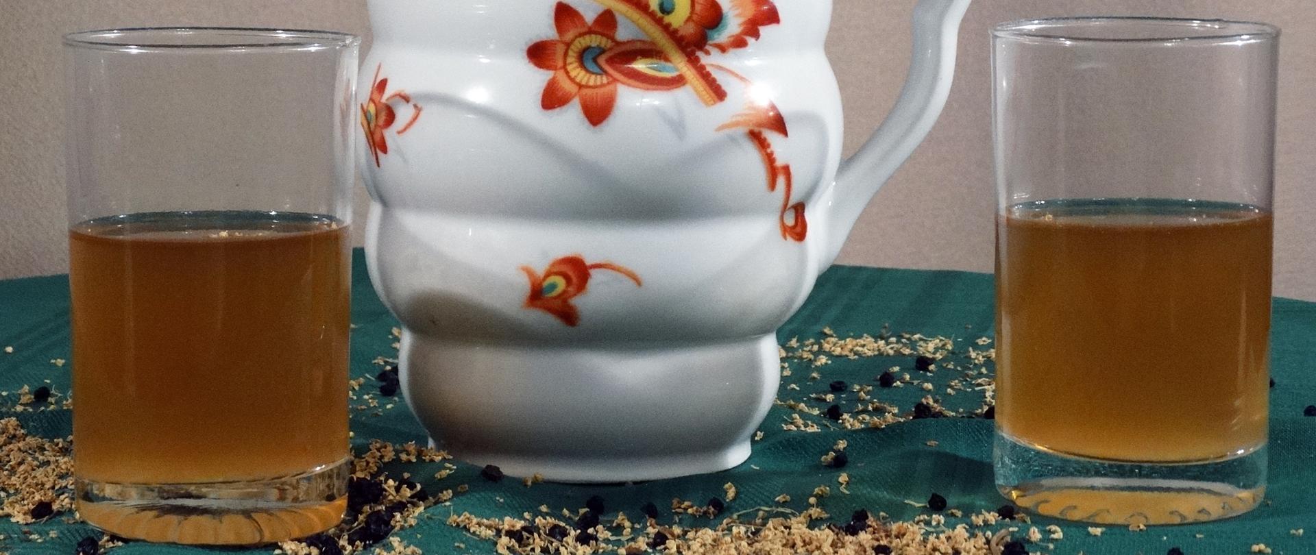 napój z kwiatu z czarnego bzu z Puszczy Mariańskiej