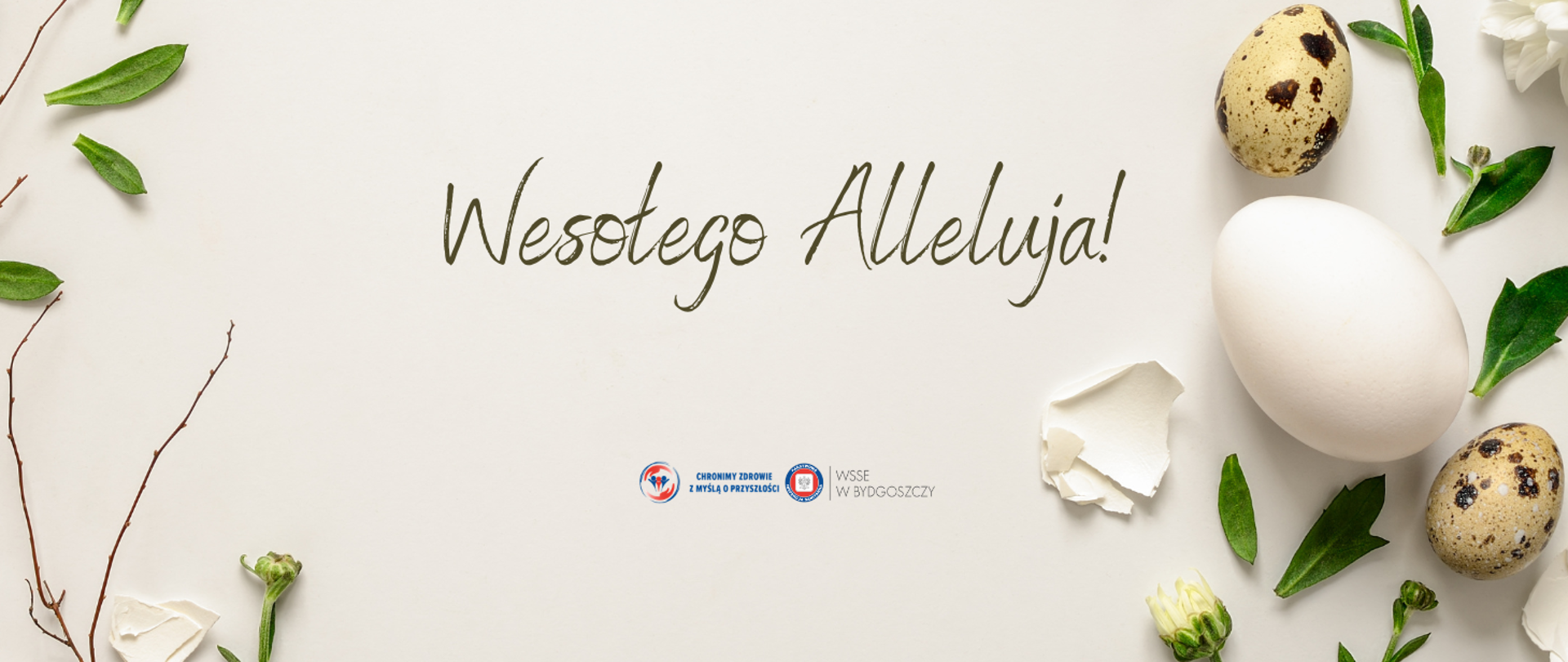 Kartka wielkanocna z napisem „Wesołego Alleluja!”, dekorowana jajkami, liśćmi, gałązkami i białymi kwiatami, z logotypami u dołu.