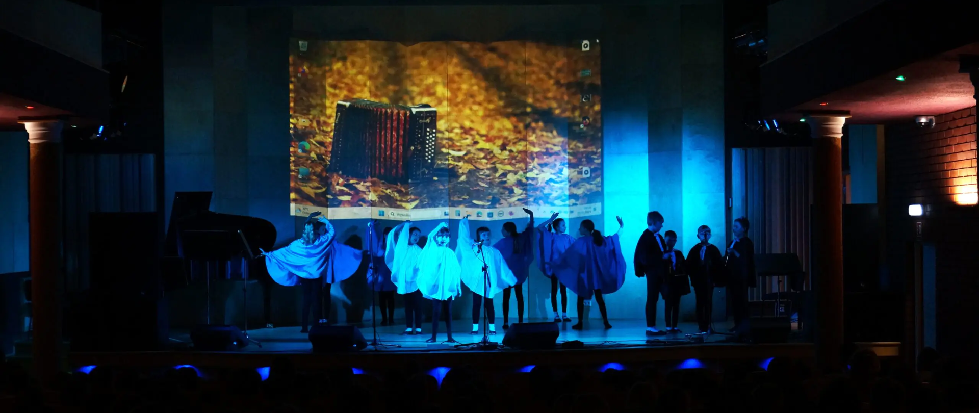 Zdjęcie uczniów klasy rytmiki z koncertów rekrutacyjnych 2024 