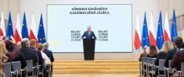 Premier Donald Tusk przemawia przed uczestnikami Kongresu Nauczycieli Języka Kaszubskiego