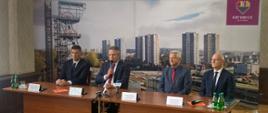 Dominik Bąk, zastępca prezesa zarządu NFOŚiGW podczas podpisywania umowy z MPGiK Katowice