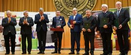 Minister J.K. Ardanowski z laureatami