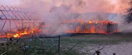 Pożar budynków gospodarczych w Zerbuniu, gm. Jeziorany