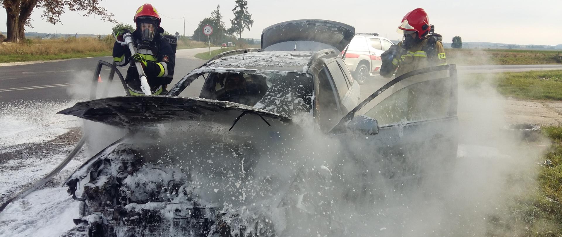 Pożar samochodu osobowego w miejscowości Drożejowice 