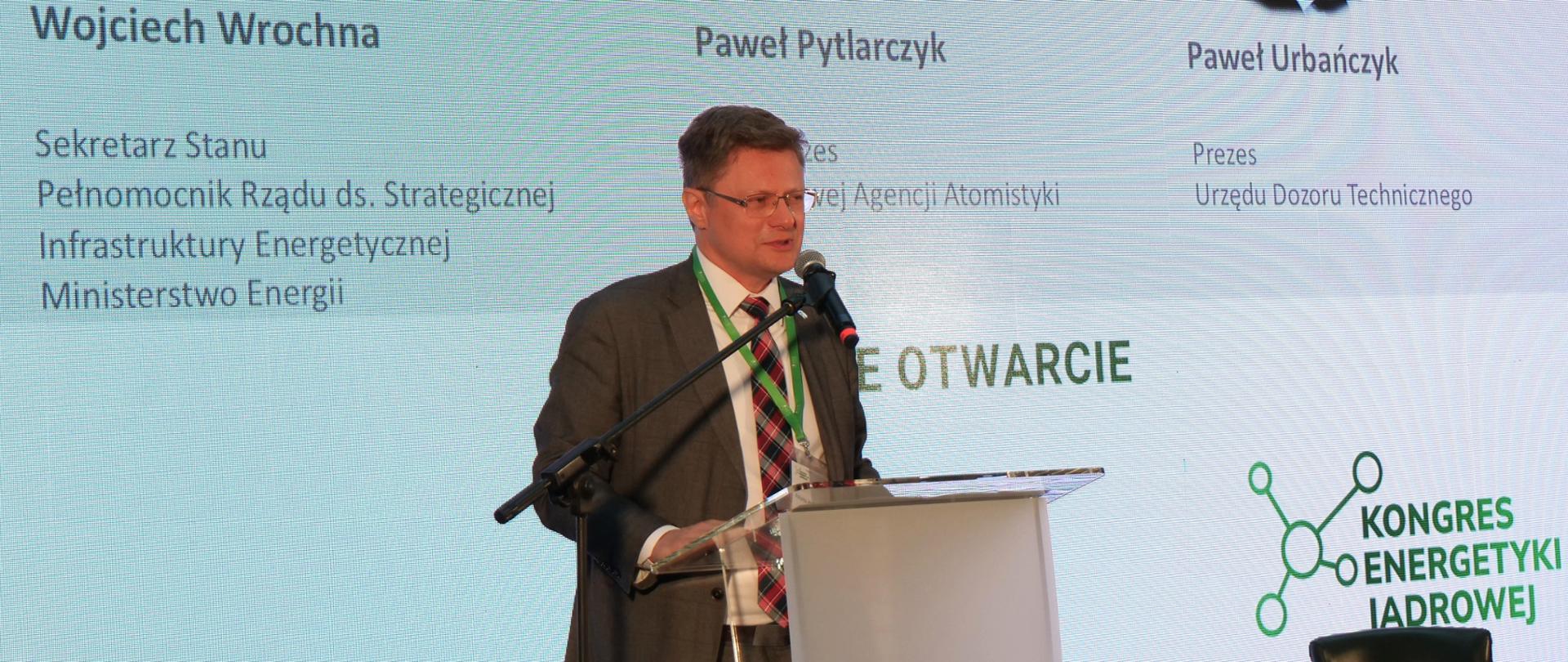 Wiceprezes Państwowej Agencji Atomistyki, Paweł Pytlarczyk przemawia podczas otwarcia kongresu