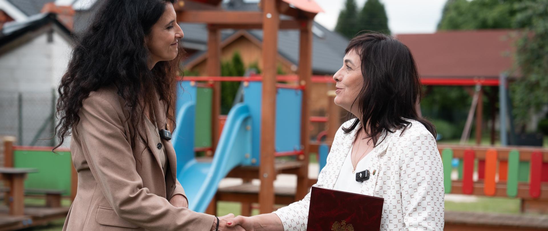 Blisko 19 mln zł dla dolnośląskich gmin na rozwój placów zabaw. Pierwsza gmina już z umową. 