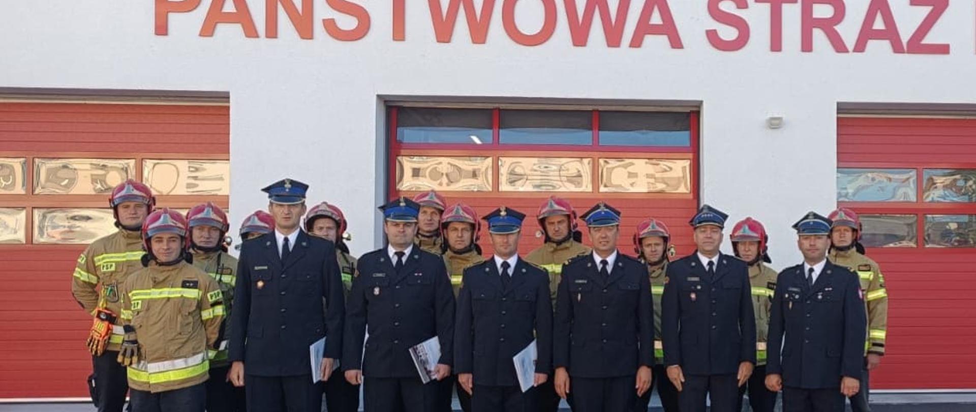 Awanse na wyższe stanowiska służbowe w Komendzie Powiatowej Państwowej Straży Pożarnej w Obornikach.
