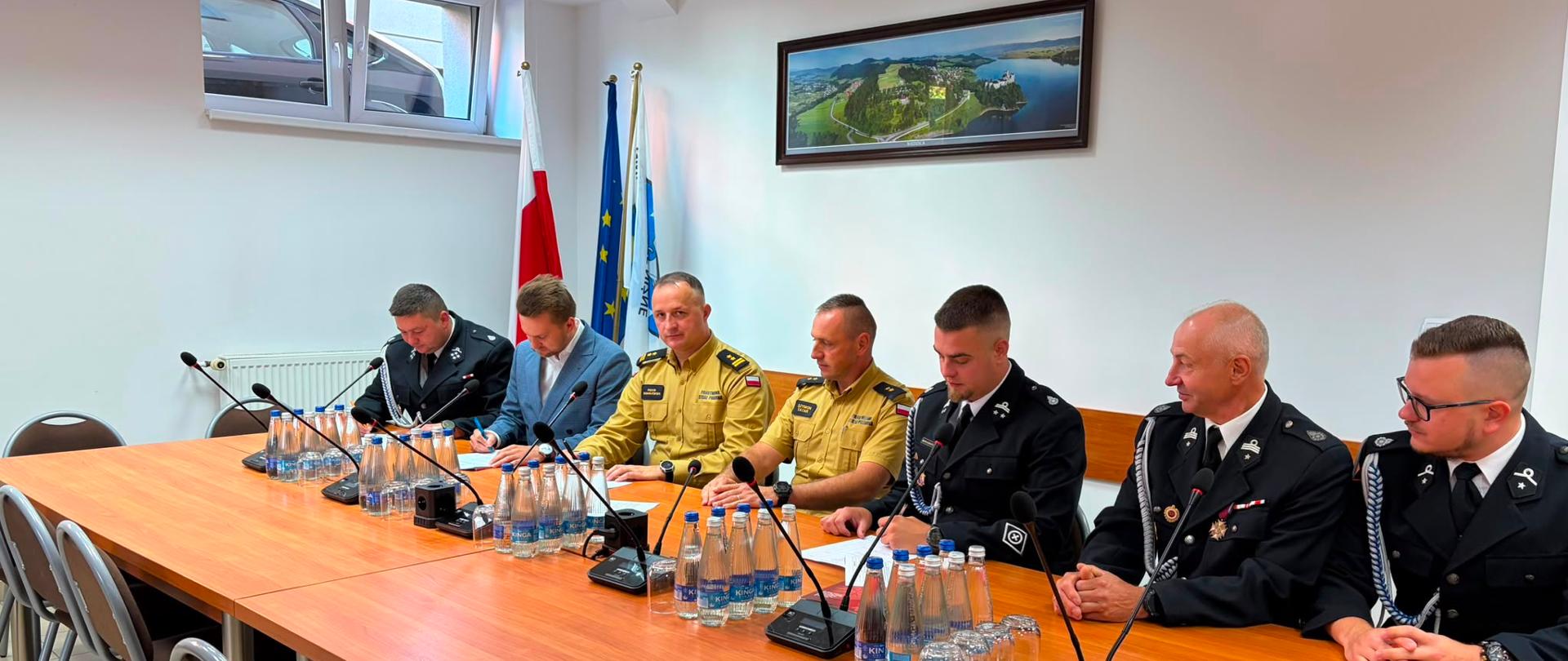 Podpisanie porozumień w sprawie włączenia OSP do Krajowego Systemu Ratowniczo-Gaśniczego.
