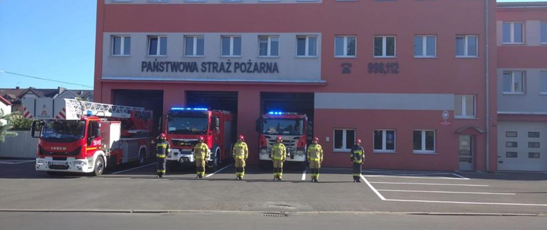 Zdjęcie obrazujące uczczenie pamięci godziny "W"