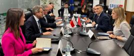 Marcin Bosacki spotkał się z zastępcą szefa Specjalnej Prokuratury Antykorupcyjnej (SPAK) Altinem Dumanim oraz Doriną Bejku, szefową Wydziału Walki z Korupcją. 