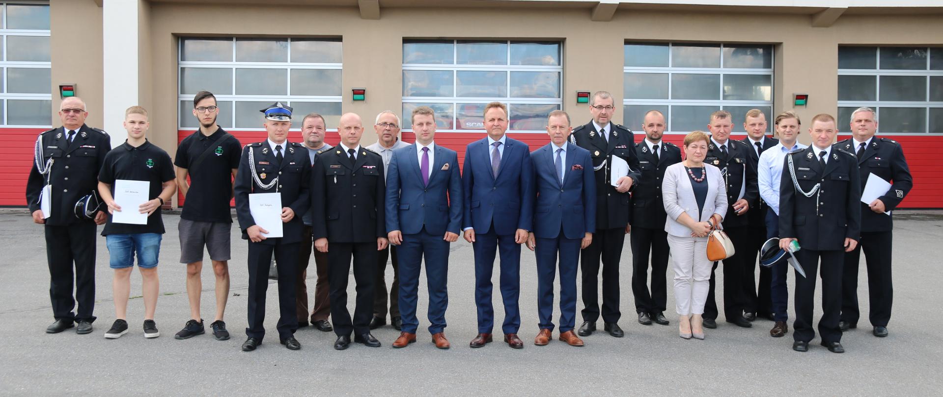 Przedstawiciele wszystkich jednostek