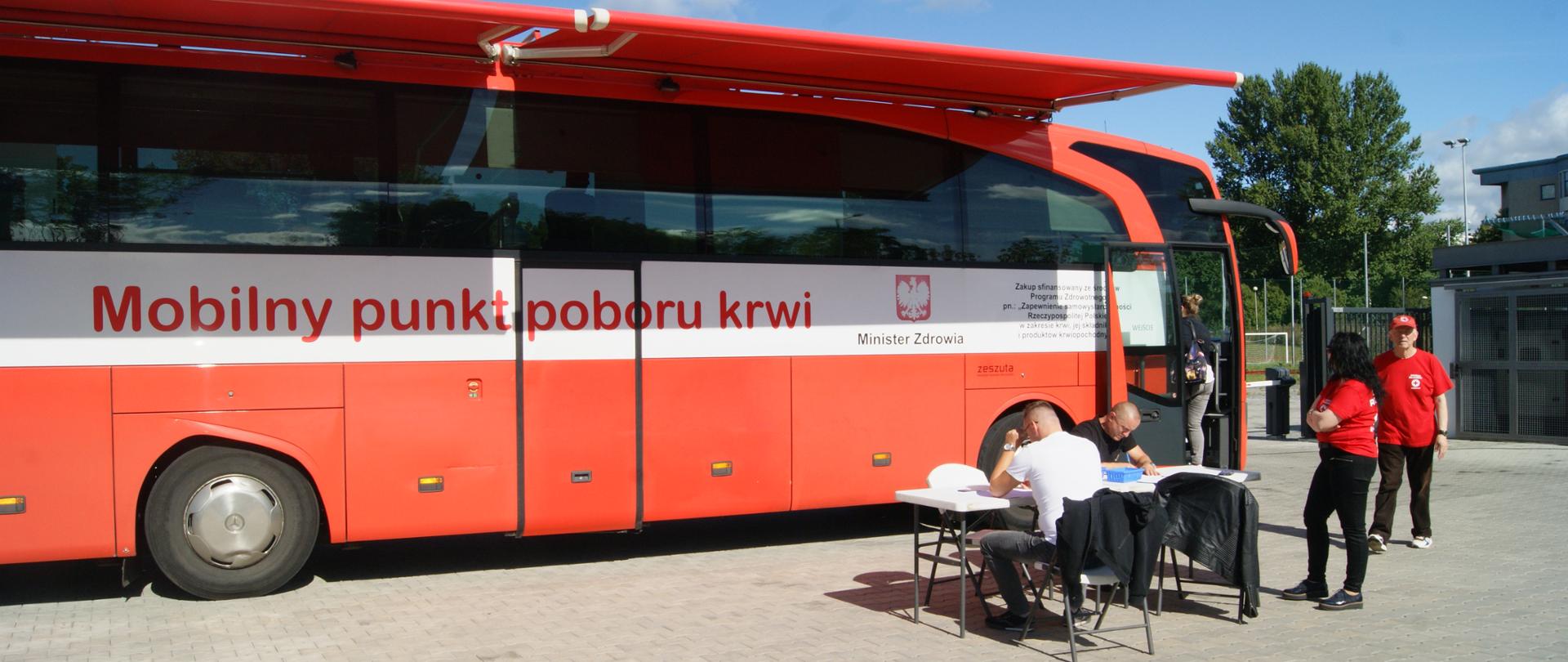 Mobilny punkt poboru krwi przy JRG 1 Koszalin