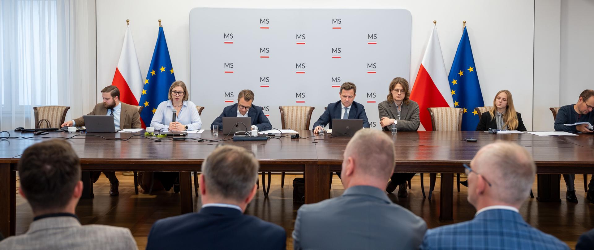Szara strefa na rynku pożyczkowym a dyrektywa CCD2. Rozmowy o nowej ustawie o kredycie konsumenckim w Ministerstwie Sprawiedliwości