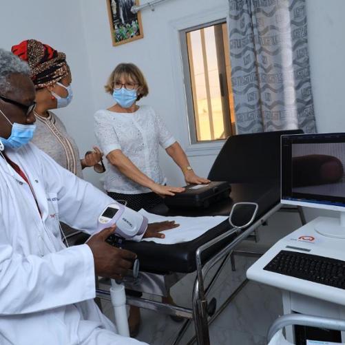 Prezentacja sprzętu zakupionego do leczenia pacjentek