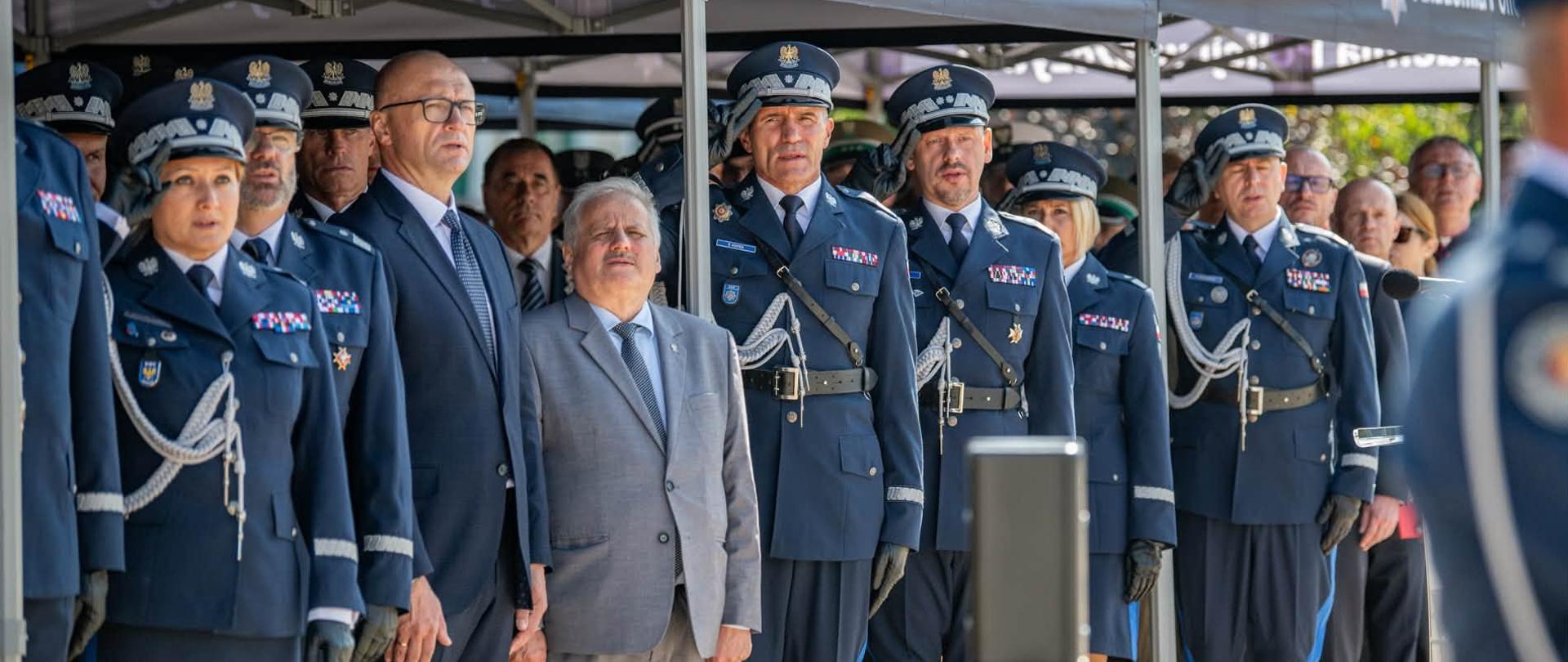 Wicewojewoda Zbigniew Szczypiński na promocji oficerskiej w Akademii Policji w Szczytnie