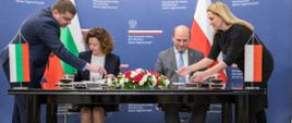 Wiceminister SZ Szymon Szynkowski vel Sęk podpisał dziś w MSZ Program Współpracy pomiędzy Rządem RP a Rządem Republiki Bułgarii 