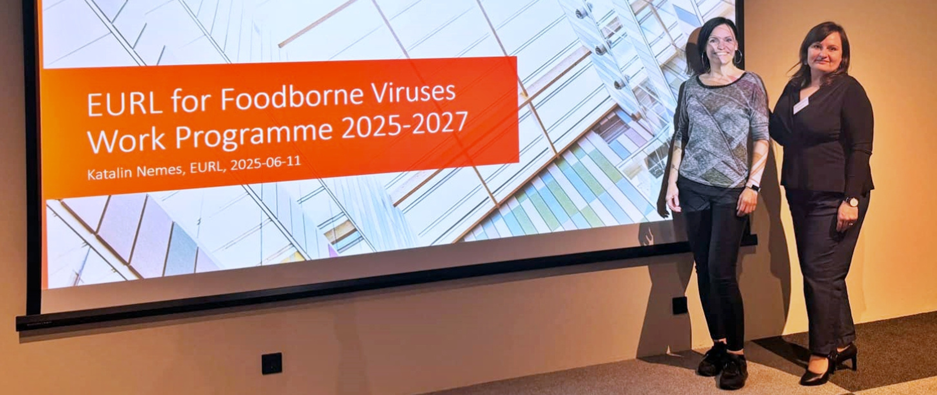 Monika Huse-Kutowska – Kierownik Oddziału Badań Mikrobiologicznych oraz Anna Szczypińska – Starszy Asystent Oddziału Badań Mikrobiologicznych podczas spotkania w Sztokholmie.